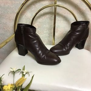 Ankle, leather boots